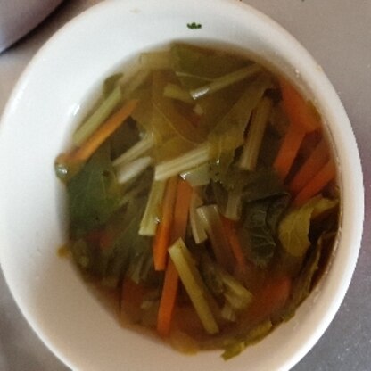 小松菜はコンソメスープも合いますね。美味しくいただきました。